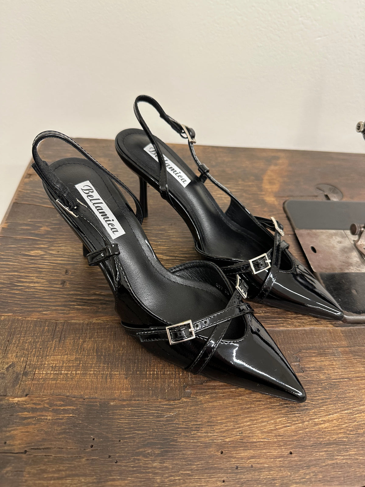 Slingback Aura