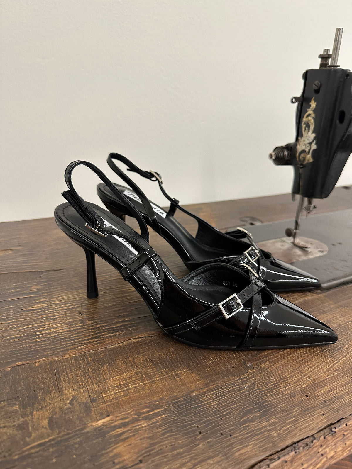 Slingback Aura